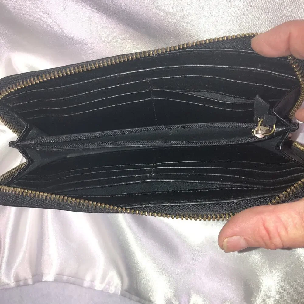 Fossil Wallet Cowhide Leather Zip Around Black 12 Credit Card Slots 7.5